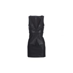 Sukienki krótkie Armani Exchange HELBINO. Czarne sukienki damskie Armani Exchange, bez wzorów, bez kołnierzyka, z krótkim rękawem, krótkie, mini. Za 324,50 zł.