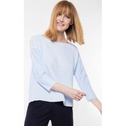 Sweter w kolorze błękitnym. Niebieskie swetry damskie marki Deni Cler, bez wzorów, z denimu, bez rękawów, bez kaptura. W wyprzedaży za 439,95 zł.