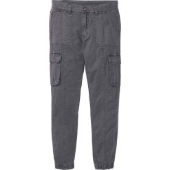 Spodnie bojówki Regular Fit Tapered bonprix szary łupkowy. Szare spodnie męskie bonprix, m, bez wzorów. Za 109,99 zł.
