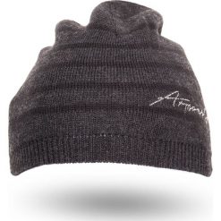 Ciemnoszara czapka damska w paski. Szare czapki damskie Armani Jeans, w paski. Za 199,50 zł.