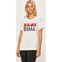 Desigual Sport - T-shirt. Białe topy damskie Desigual Sport, s, z aplikacjami, z bawełny, z okrągłym kołnierzem. W wyprzedaży za 119,90 zł.