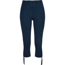 Legginsy rybaczki bonprix ciemnoniebieski. Niebieskie rybaczki damskie bonprix, bez wzorów. Za 49,99 zł.