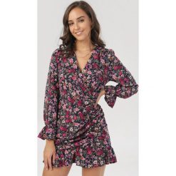 Granatowo-Fuksjowa Sukienka Ilanara. Niebieskie sukienki damskie Born2be, s, bez wzorów, bez kołnierzyka, bez rękawów, mini. Za 149,99 zł.
