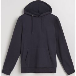 Bluza z kapturem - Granatowy. Niebieskie bejsbolówki męskie Reserved, l, z kapturem. Za 139,99 zł.