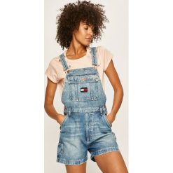 Tommy Jeans - Szorty jeansowe. Niebieskie szorty damskie Tommy Jeans, s, bez wzorów, z bawełny, casualowe. W wyprzedaży za 379,90 zł.
