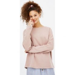 Bluza basic z okrągłym dekoltem. Szare bluzy damskie marki Pull & Bear. Za 49,90 zł.