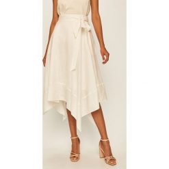 Dkny - Spódnica. Białe spódniczki damskie DKNY, na co dzień, m, bez wzorów, z bawełny, casualowe, midi, asymetryczne. Za 439,90 zł.