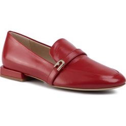 Półbuty FURLA - 1927 1055177 S YC62 W36 Ruby. Czerwone półbuty damskie Furla, na co dzień, z aplikacjami, ze skóry, bez obcasa, na obcasie, bez zapięcia. Za 989,00 zł.