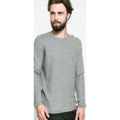 Tom Tailor Denim - Sweter. Szare swetry klasyczne męskie TOM TAILOR DENIM, l, z bawełny, z okrągłym kołnierzem. W wyprzedaży za 59,90 zł.