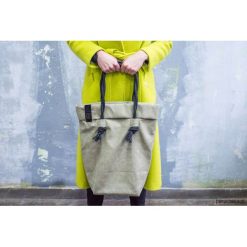 TOTE#1 LIGHT GREEN. Zielone torebki klasyczne damskie marki Pakamera, bez wzorów, na ramię, bez dodatków. Za 230,00 zł.