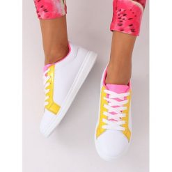 Białe trampki CACERES. Białe buty sportowe damskie FunKee.pl, bez wzorów, z tkaniny, klasyczne. Za 83,99 zł.