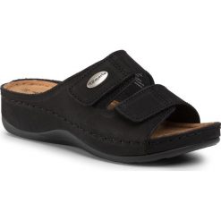 Klapki TAMARIS - 1-27510-24 Black 001. Czarne klapki damskie Tamaris, bez wzorów, ze skóry, bez obcasa, na obcasie. Za 139,00 zł.