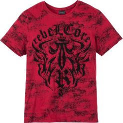 T-shirt Slim Fit bonprix ciemnoczerwony z nadrukiem. Czerwone koszulki męskie bonprix, s, z nadrukiem, z okrągłym kołnierzem, bez rękawów. Za 37,99 zł.