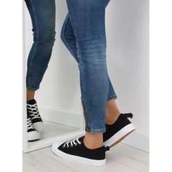 Trampki damskie z kokardką czarne 8935 BLACK. Czarne trampki i tenisówki damskie obuwie damskie, bez wzorów, z tkaniny, na sznurówki. Za 102,86 zł.