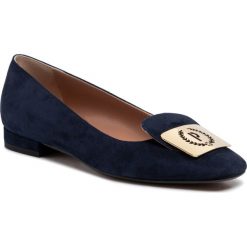 Półbuty POLLINI - SA11021C08TA0753 Cam.Oceano. Niebieskie półbuty damskie Pollini, z aplikacjami, ze skóry. W wyprzedaży za 659,00 zł.