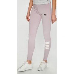 Adidas Originals - Legginsy. Fioletowe spodnie damskie adidas Originals, bez wzorów, z elastanu. W wyprzedaży za 99,90 zł.