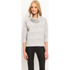 BLUZA NIEROZPINANA DAMSKA WE WZORY. Szare bluzy damskie marki DRYWASH, na zimę, xl, z dzianiny. W wyprzedaży za 59,99 zł.