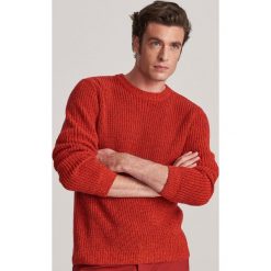Melanżowy sweter - Bordowy. Czerwone swetry męskie Reserved, s, bez wzorów, bez kołnierzyka, bez kaptura. W wyprzedaży za 59,99 zł.