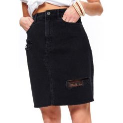 Denimowa spódniczka mini. Czarne spódniczki damskie DRYWASH, na co dzień, na zimę, bez wzorów, z jeansu, krótkie, mini, trapezowe. W wyprzedaży za 49,99 zł.