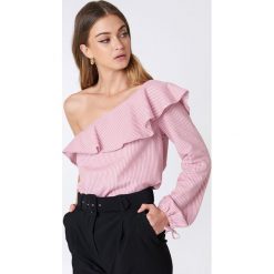 Bluzki damskie: Rut&Circle Bluzka z falbanką na jedno ramię – Multicolor