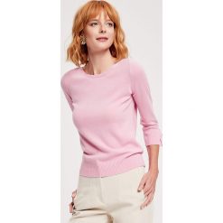 Kaszmirowy sweter w kolorze jasnoróżowym. Różowe swetry damskie ZOCHA, s, z kaszmiru. W wyprzedaży za 399,95 zł.