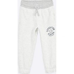 Blukids - Spodnie dziecięce 98-128 cm. Szare spodnie chłopięce marki Blukids, z bawełny. W wyprzedaży za 39,90 zł.