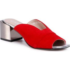 Klapki KARINO - 3299/108-P Czerwony. Czerwone klapki damskie Karino, bez wzorów, ze skóry, bez obcasa, na obcasie. Za 259,00 zł.