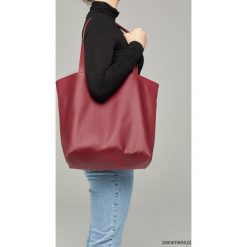 Zamszowa torba - shopper black. Czarne torby damskie na zakupy Pakamera, bez wzorów, z bawełny, na ramię, zamszowe, bez dodatków. Za 139,00 zł.