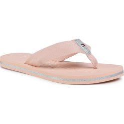 Japonki TOMMY HILFIGER - Th Glitter Flat Beach Sandal FW0FW04987 TM0. Różowe klapki damskie TOMMY HILFIGER, bez wzorów, z tworzywa sztucznego, bez obcasa. Za 179,00 zł.