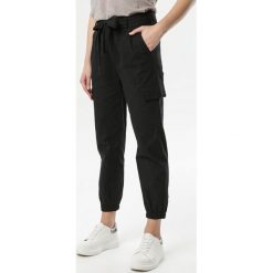 Czarne Spodnie Cargo Nysadella. Czarne jeansy damskie Born2be, xl. W wyprzedaży za 49,99 zł.