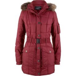 Kurtka parka pikowana z wstawką ze sztucznego futerka bonprix bordowy. Czerwone kurtki damskie bonprix, bez wzorów, bez kaptura. Za 139,99 zł.