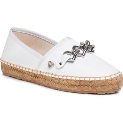 Espadryle LOVE MOSCHINO - JA10292G0AJA0100 Bianco. Białe espadryle damskie Love Moschino, z aplikacjami, ze skóry, bez obcasa, na płaskiej podeszwie. W wyprzedaży za 759,00 zł.