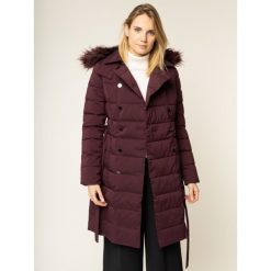 Płaszcz zimowy Marciano Guess Peak 94G377 9213Z. Czerwone płaszcze damskie MARCIANO GUESS, na zimę, l, z aplikacjami, z poliesteru. W wyprzedaży za 679,00 zł.