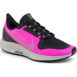 Buty NIKE - Air Zoom Pegasus 36 Shield AQ8006 600 Fire Pink/Silver/Black. Różowe buty sportowe damskie Nike, bez wzorów, z tworzywa sztucznego, sportowe, do biegania, nike zoom. W wyprzedaży za 439,00 zł.