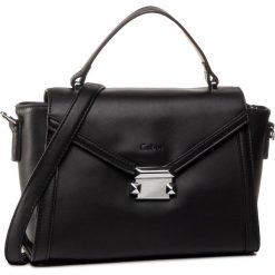Torebka GABOR - 8417.60 Black. Czarne torebki klasyczne damskie Gabor, bez wzorów, ze skóry ekologicznej, klasyczne, bez dodatków. W wyprzedaży za 279,00 zł.