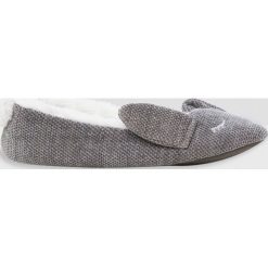 Etam - Kapcie Paquerette. Szare kapcie damskie Etam, z materiału. Za 69,90 zł.