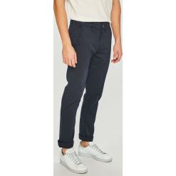 Pepe Jeans - Spodnie Sloane. Brązowe spodnie męskie Pepe Jeans, na co dzień, bez wzorów, z elastanu, casualowe. W wyprzedaży za 129,90 zł.