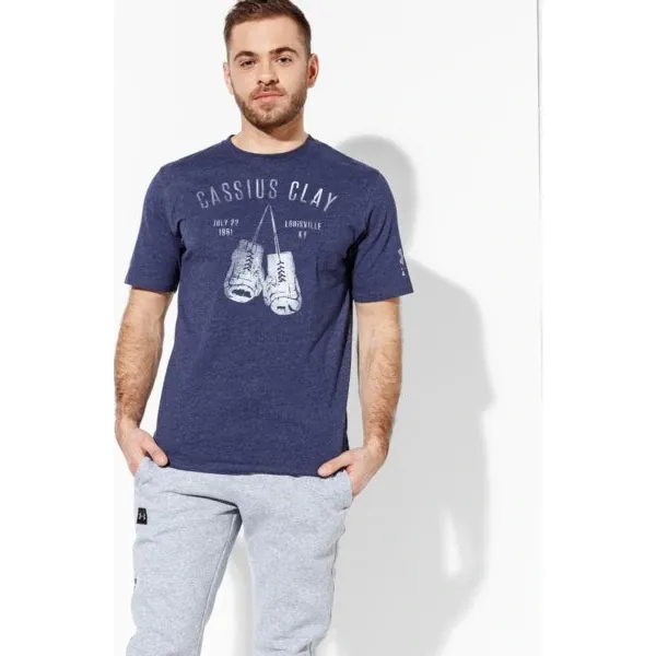 Under Armour Koszulka Ss Ali Co Llectable , granatowy, rozmiar M. Niebieskie koszulki męskie Under Armour, m, z nadrukiem, z bawełny, z okrągłym kołnierzem, z krótkim rękawem, krótkie, na fitness i siłownię. W wyprzedaży za 59,99 zł.