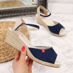 Sandały espadryle na koturnie granatowe Big Star FF274536 - granatowy. Niebieskie espadryle damskie BIG STAR, bez wzorów, retro, bez obcasa, na koturnie, bez zapięcia. Za 89,99 zł.