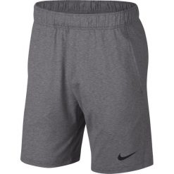 Nike Szorty Szary. Szare spodenki i szorty męskie Nike, m, bez wzorów, z elastanu. Za 119,95 zł.
