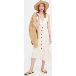 Body na ramiączkach z koronką. Szare koszulki damskie marki Pull&Bear, w koronkowe wzory, z koronki, bez kołnierzyka, bez rękawów. Za 69,90 zł.