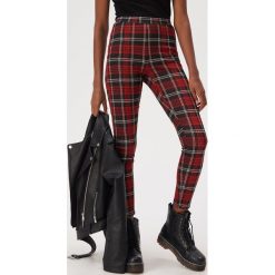 Wzorzyste legginsy z wysokim stanem - Czerwony. Czerwone legginsy damskie Sinsay, s, bez wzorów. Za 39,99 zł.