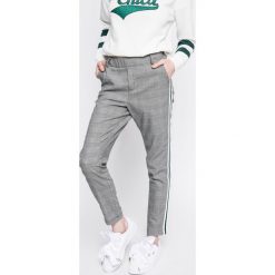 Answear - Spodnie Sporty Fusion. Szare spodnie damskie ANSWEAR, s, bez wzorów, z elastanu. W wyprzedaży za 79,90 zł.
