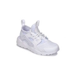 Buty Dziecko Nike HUARACHE RUN ULTRA PRE-SCHOOL. Białe trampki chłopięce Nike, bez wzorów, bez zapięcia. Za 265,30 zł.