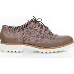 Sznurowane półbuty oksfordki - skóra naturalna - model 258 - kolor taupe lico + taupe litery. Szare półbuty damskie Zapato, eleganckie, z okrągłym noskiem, na niskim obcasie, na obcasie, na sznurówki. Za 309,00 zł.