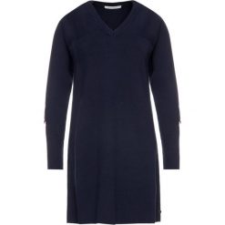 Sukienka dzianinowa Pennyblack Oblungo 33245019. Niebieskie sukienki damskie Pennyblack, l, bez wzorów, z bawełny, bez kołnierzyka, bez rękawów. W wyprzedaży za 359,00 zł.