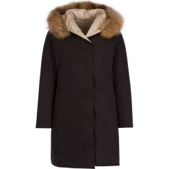 Kurtka puchowa Weekend Max Mara Rame 54960293. Czarne kurtki damskie Weekend Max Mara, bez wzorów, z poliesteru, bez kaptura. W wyprzedaży za 1539,00 zł.