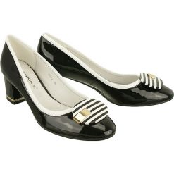 DESKA 29212 black/white, czółenka damskie. Czarne czółenka damskie Deska, bez wzorów, ze skóry, bez obcasa, na obcasie. W wyprzedaży za 278,00 zł.