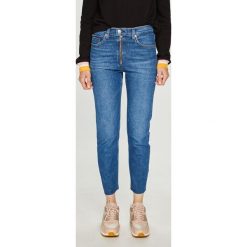 Tommy Jeans - Jeansy Lizzy. Niebieskie jeansy damskie slim marki Tommy Jeans, z aplikacjami, z elastanu, z podwyższonym stanem. W wyprzedaży za 369,90 zł.