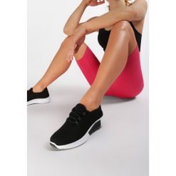 Czarne Buty Sportowe Carol. Czarne buty sportowe damskie Renee, bez wzorów, sportowe. Za 59,99 zł.